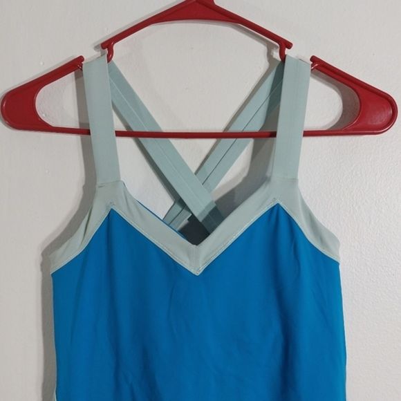 Lululemon Athletica Aqua Mint Colorblock  Crisscross Back Tank Top Size 6 - Picture 2 of 9